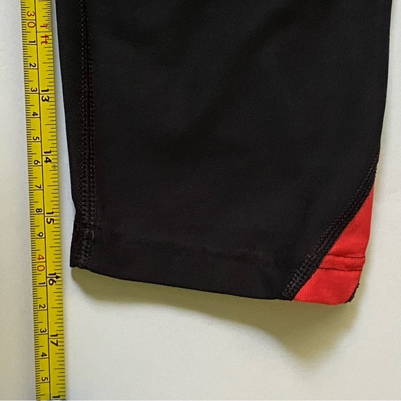 Nike Dri-Fit Womens Running Capris XS Black Red Trim Zipper Pocket in Back - Picture 14 of 16